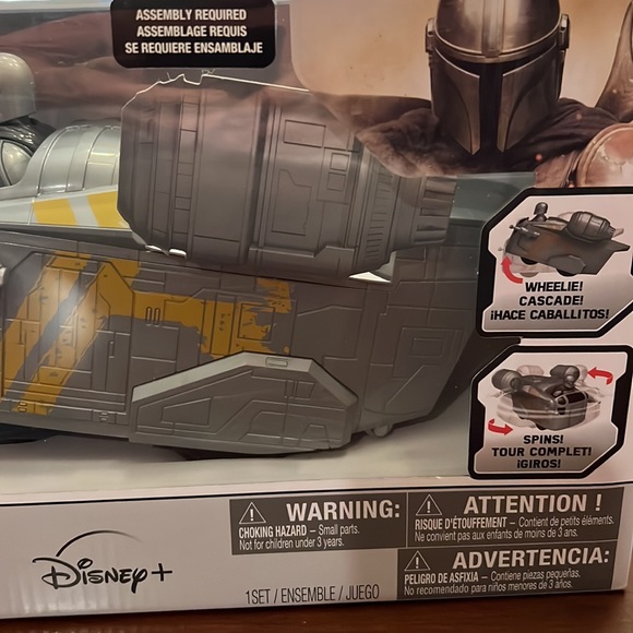 Star Wars The Mandalorian The Razor Crest Disney Remote Control Transport NEW - Picture 3 of 5